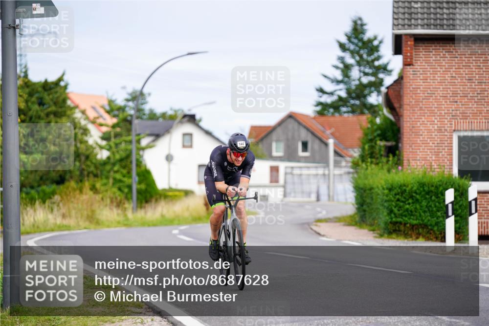 31.08.2025 - Elbe Triathlon Hamburg Michael Burmester http://msf.ph/oto/8687628 31.08.2025 15:11:57 Radfahren  meine-sportfotos.de