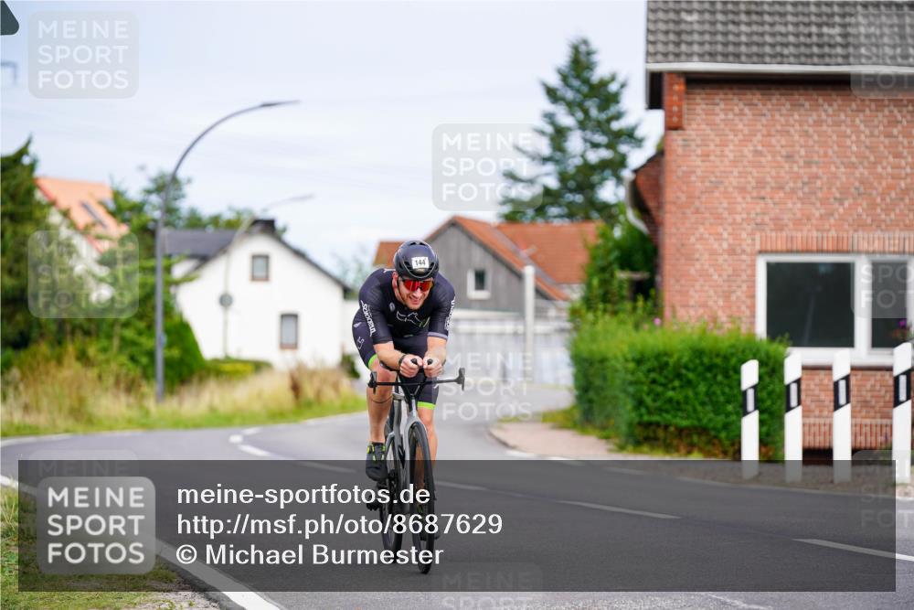 31.08.2025 - Elbe Triathlon Hamburg Michael Burmester http://msf.ph/oto/8687629 31.08.2025 15:11:57 Radfahren  meine-sportfotos.de