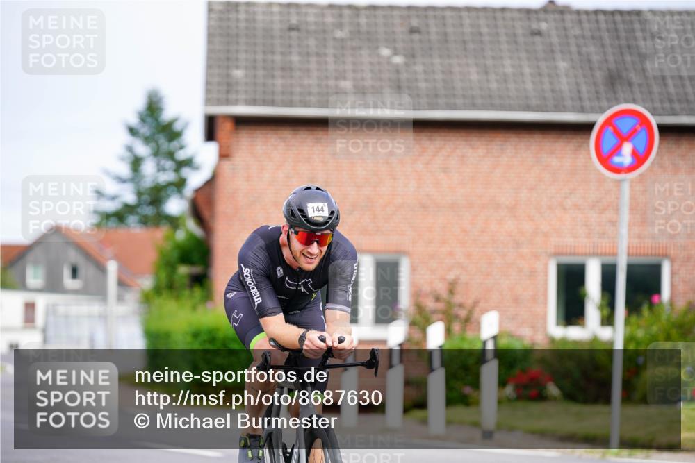 31.08.2025 - Elbe Triathlon Hamburg Michael Burmester http://msf.ph/oto/8687630 31.08.2025 15:11:58 Radfahren  meine-sportfotos.de
