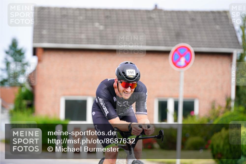 31.08.2025 - Elbe Triathlon Hamburg Michael Burmester http://msf.ph/oto/8687632 31.08.2025 15:11:58 Radfahren  meine-sportfotos.de