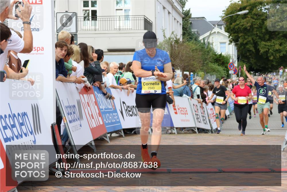 31.08.2025 - 21. Blankeneser Heldenlauf Strokosch-Dieckow http://msf.ph/oto/8687638 31.08.2025 10:30:11 Ziel 2210, 2445, 2444, 2169, 2226, 2543 meine-sportfotos.de