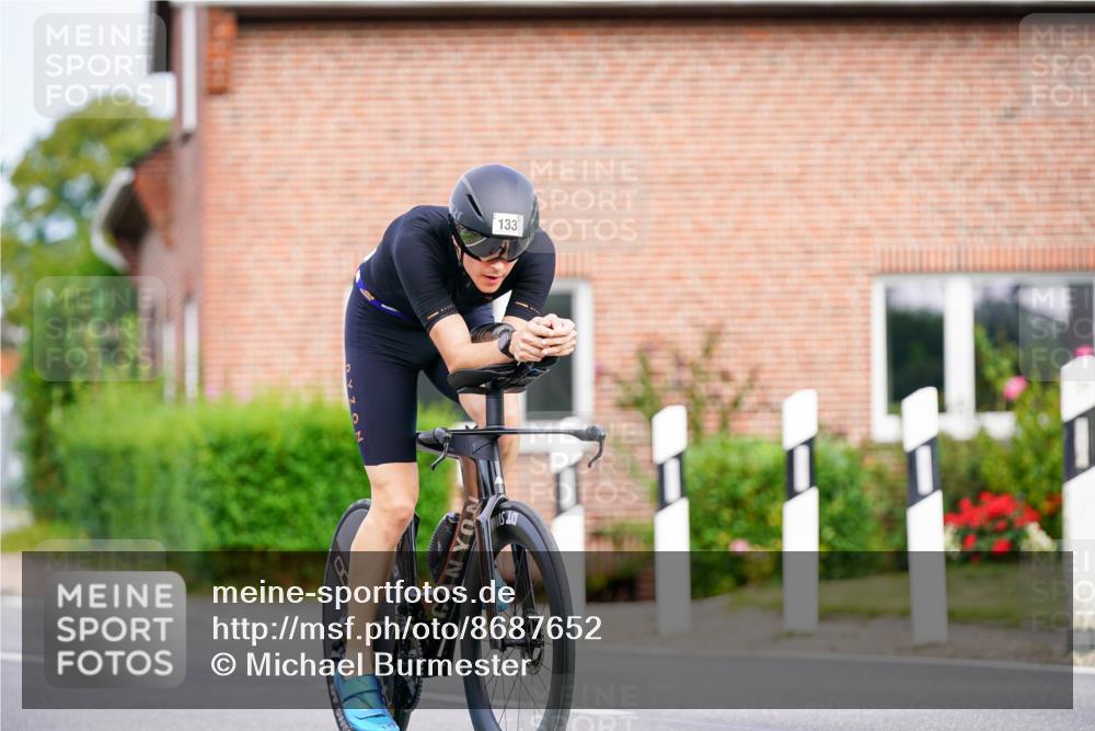 31.08.2025 - Elbe Triathlon Hamburg Michael Burmester http://msf.ph/oto/8687652 31.08.2025 15:14:40 Radfahren  meine-sportfotos.de
