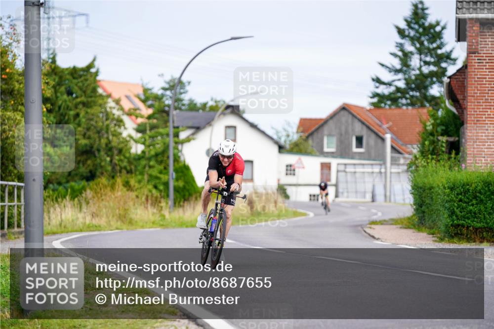 31.08.2025 - Elbe Triathlon Hamburg Michael Burmester http://msf.ph/oto/8687655 31.08.2025 15:15:35 Radfahren  meine-sportfotos.de