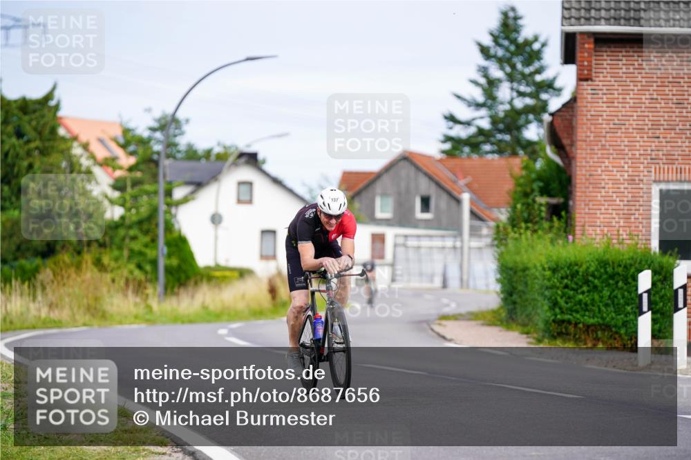 31.08.2025 - Elbe Triathlon Hamburg Michael Burmester http://msf.ph/oto/8687656 31.08.2025 15:15:35 Radfahren  meine-sportfotos.de