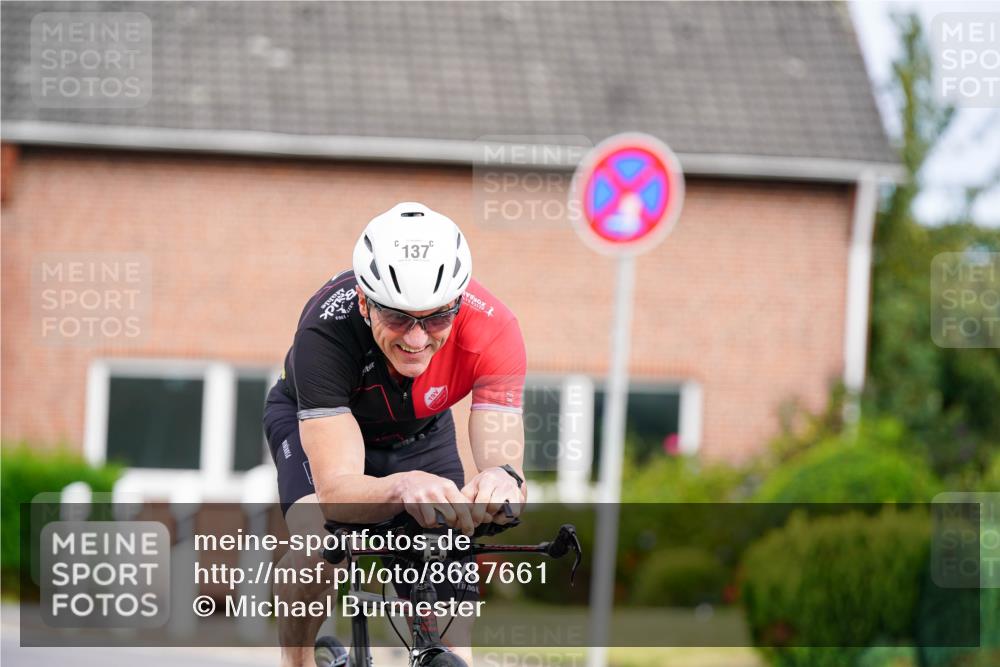 31.08.2025 - Elbe Triathlon Hamburg Michael Burmester http://msf.ph/oto/8687661 31.08.2025 15:15:37 Radfahren  meine-sportfotos.de