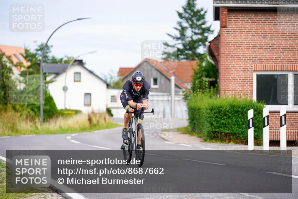 31.08.2025 - Elbe Triathlon Hamburg Michael Burmester http://msf.ph/oto/8687662 31.08.2025 15:15:42 Radfahren  meine-sportfotos.de