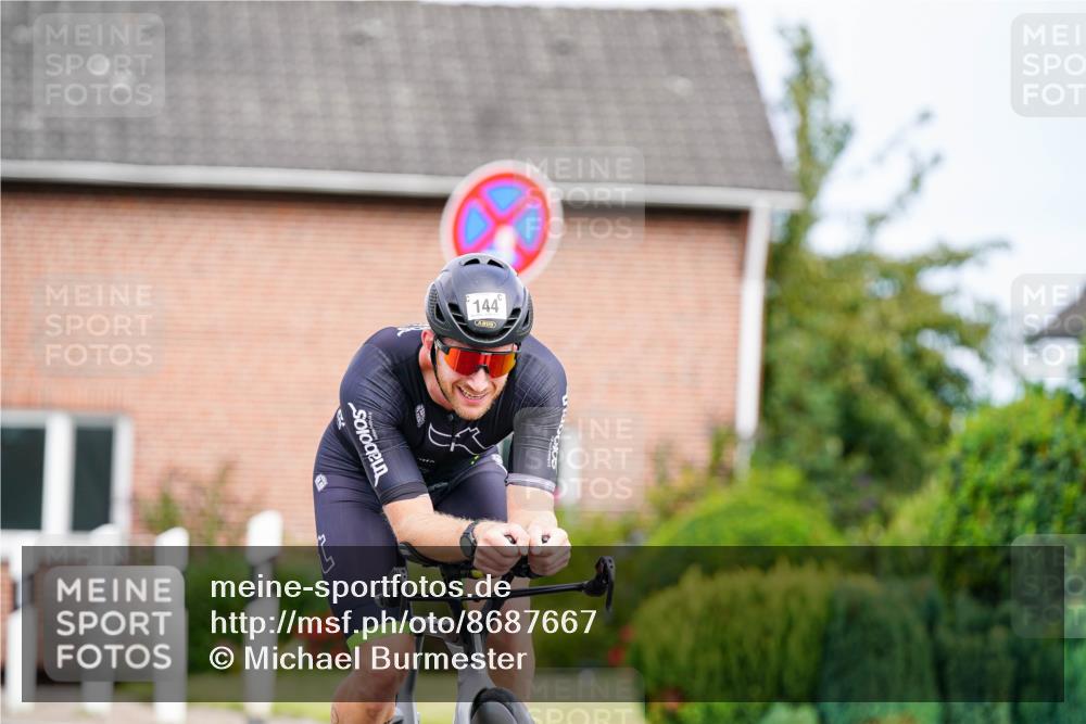 31.08.2025 - Elbe Triathlon Hamburg Michael Burmester http://msf.ph/oto/8687667 31.08.2025 15:15:43 Radfahren  meine-sportfotos.de