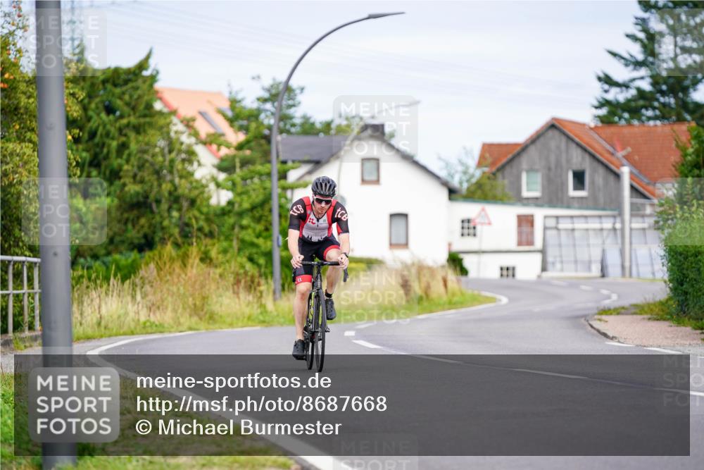 31.08.2025 - Elbe Triathlon Hamburg Michael Burmester http://msf.ph/oto/8687668 31.08.2025 15:16:15 Radfahren  meine-sportfotos.de