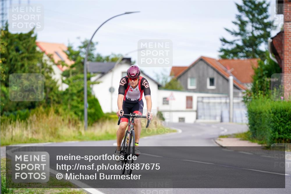 31.08.2025 - Elbe Triathlon Hamburg Michael Burmester http://msf.ph/oto/8687675 31.08.2025 15:16:58 Radfahren  meine-sportfotos.de