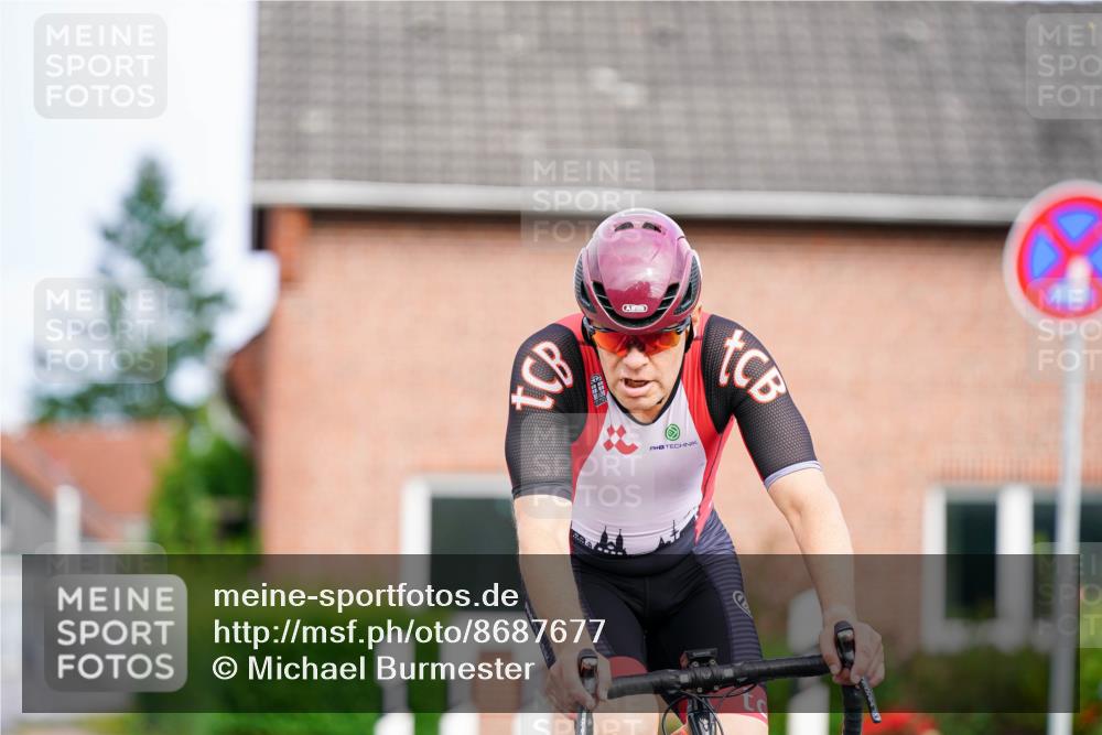 31.08.2025 - Elbe Triathlon Hamburg Michael Burmester http://msf.ph/oto/8687677 31.08.2025 15:17:00 Radfahren  meine-sportfotos.de