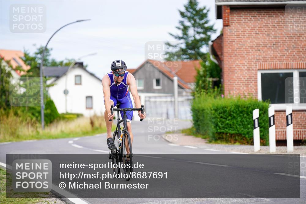 31.08.2025 - Elbe Triathlon Hamburg Michael Burmester http://msf.ph/oto/8687691 31.08.2025 15:17:21 Radfahren  meine-sportfotos.de