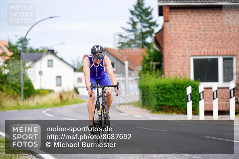 31.08.2025 - Elbe Triathlon Hamburg Michael Burmester http://msf.ph/oto/8687692 31.08.2025 15:17:22 Radfahren  meine-sportfotos.de