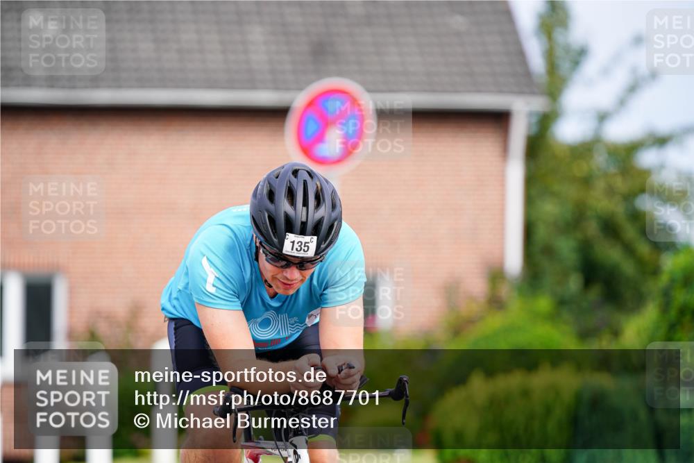 31.08.2025 - Elbe Triathlon Hamburg Michael Burmester http://msf.ph/oto/8687701 31.08.2025 15:18:43 Radfahren  meine-sportfotos.de