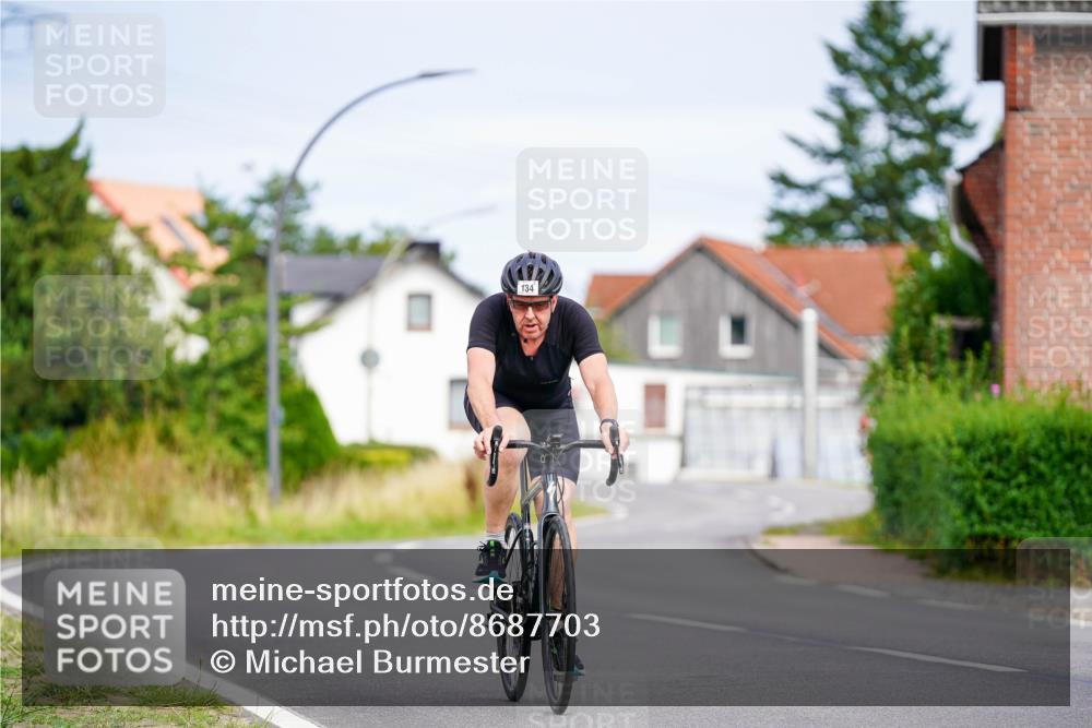 31.08.2025 - Elbe Triathlon Hamburg Michael Burmester http://msf.ph/oto/8687703 31.08.2025 15:19:08 Radfahren  meine-sportfotos.de