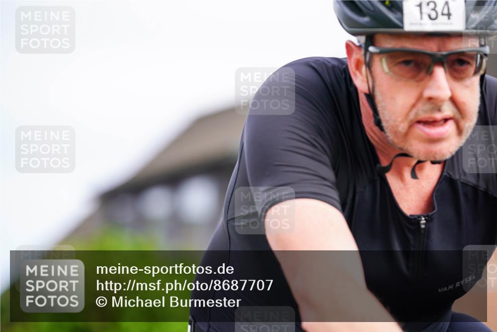 31.08.2025 - Elbe Triathlon Hamburg Michael Burmester http://msf.ph/oto/8687707 31.08.2025 15:19:10 Radfahren  meine-sportfotos.de