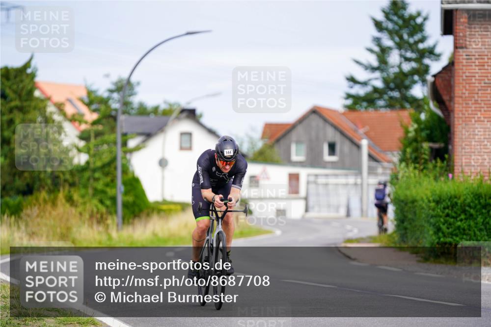 31.08.2025 - Elbe Triathlon Hamburg Michael Burmester http://msf.ph/oto/8687708 31.08.2025 15:19:23 Radfahren  meine-sportfotos.de