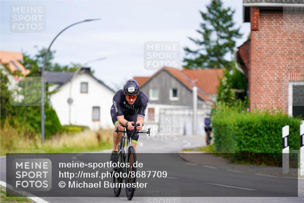31.08.2025 - Elbe Triathlon Hamburg Michael Burmester http://msf.ph/oto/8687709 31.08.2025 15:19:23 Radfahren  meine-sportfotos.de