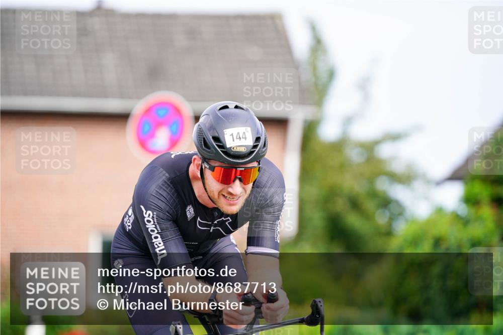 31.08.2025 - Elbe Triathlon Hamburg Michael Burmester http://msf.ph/oto/8687713 31.08.2025 15:19:24 Radfahren  meine-sportfotos.de