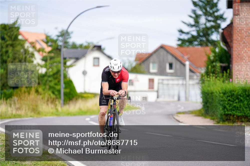 31.08.2025 - Elbe Triathlon Hamburg Michael Burmester http://msf.ph/oto/8687715 31.08.2025 15:19:48 Radfahren  meine-sportfotos.de