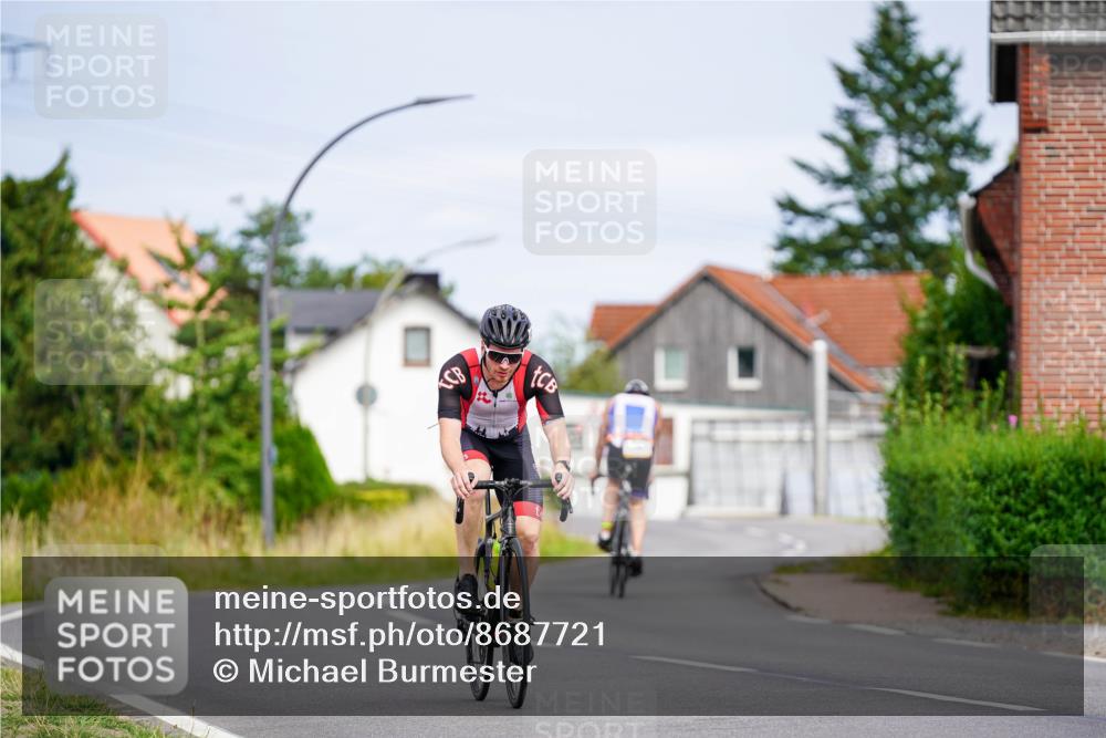 31.08.2025 - Elbe Triathlon Hamburg Michael Burmester http://msf.ph/oto/8687721 31.08.2025 15:20:27 Radfahren  meine-sportfotos.de