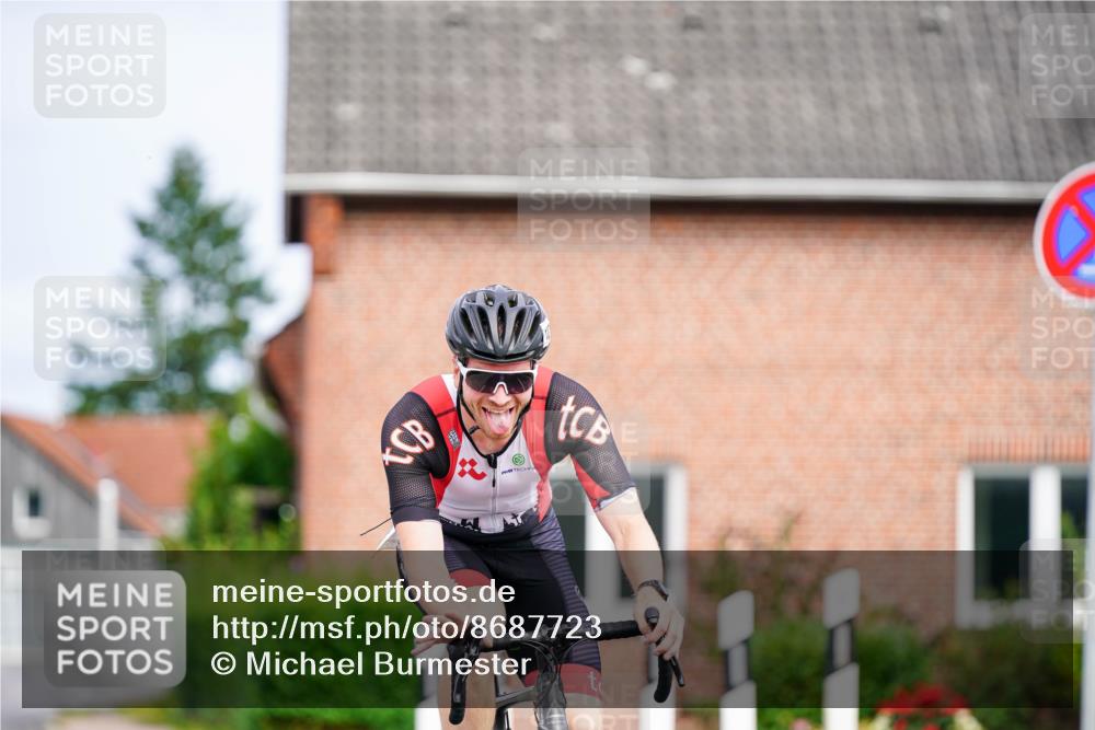 31.08.2025 - Elbe Triathlon Hamburg Michael Burmester http://msf.ph/oto/8687723 31.08.2025 15:20:28 Radfahren  meine-sportfotos.de
