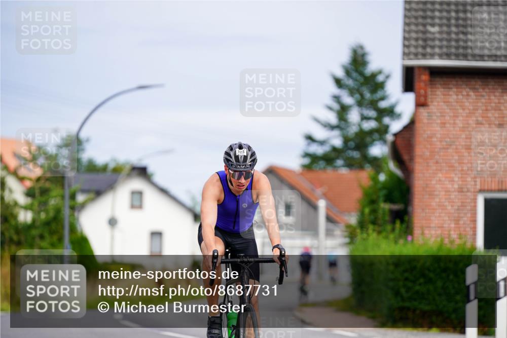 31.08.2025 - Elbe Triathlon Hamburg Michael Burmester http://msf.ph/oto/8687731 31.08.2025 15:20:50 Radfahren  meine-sportfotos.de