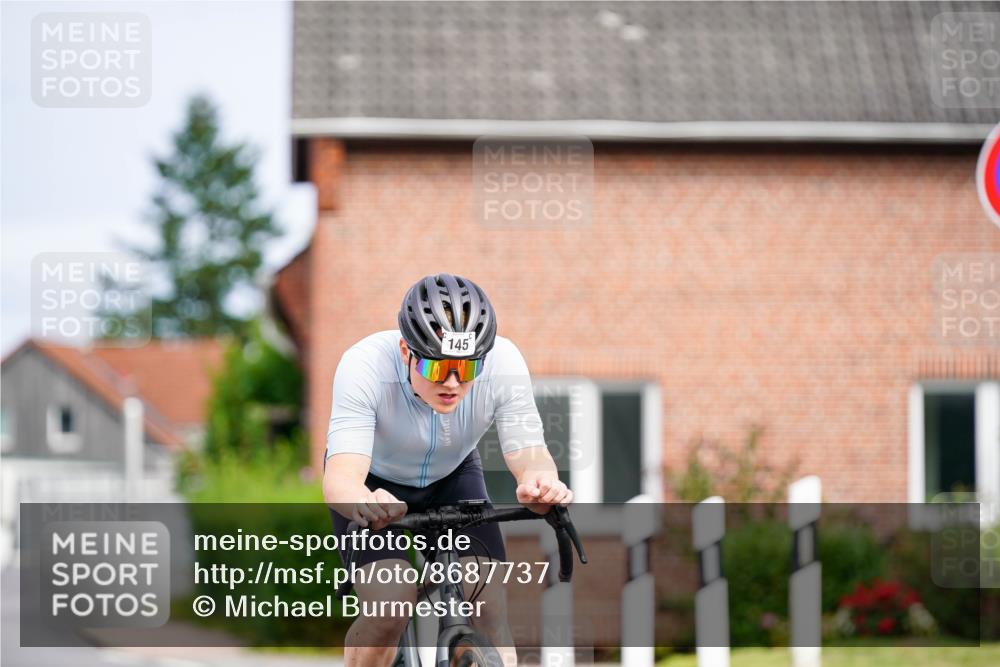 31.08.2025 - Elbe Triathlon Hamburg Michael Burmester http://msf.ph/oto/8687737 31.08.2025 15:21:22 Radfahren  meine-sportfotos.de