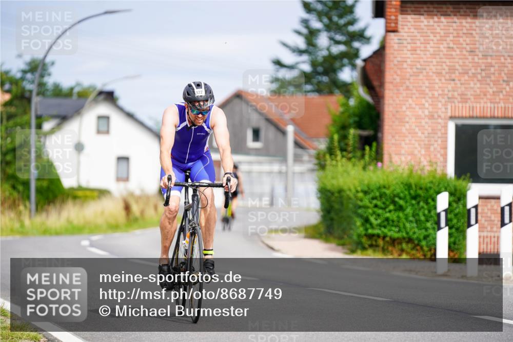 31.08.2025 - Elbe Triathlon Hamburg Michael Burmester http://msf.ph/oto/8687749 31.08.2025 15:21:56 Radfahren  meine-sportfotos.de
