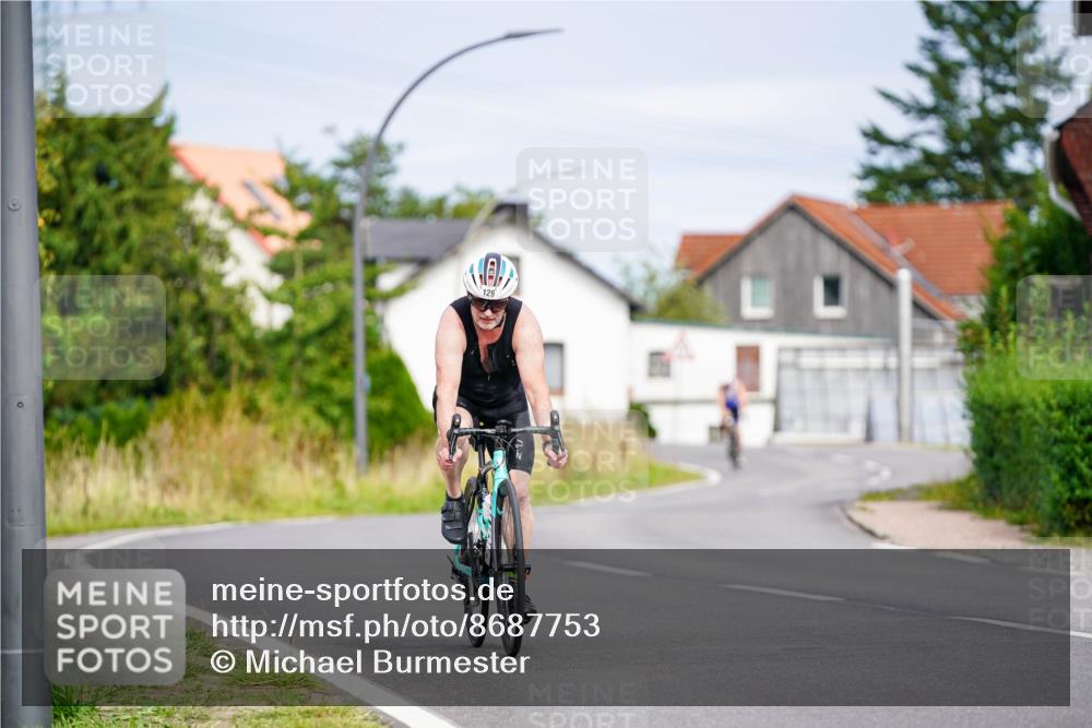 31.08.2025 - Elbe Triathlon Hamburg Michael Burmester http://msf.ph/oto/8687753 31.08.2025 15:22:44 Radfahren  meine-sportfotos.de