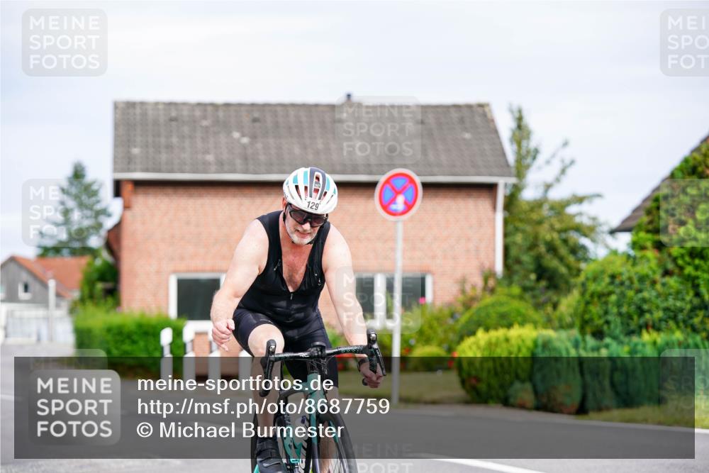 31.08.2025 - Elbe Triathlon Hamburg Michael Burmester http://msf.ph/oto/8687759 31.08.2025 15:22:46 Radfahren  meine-sportfotos.de