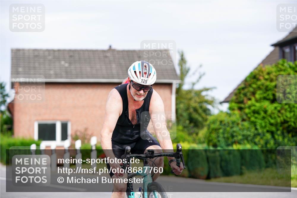 31.08.2025 - Elbe Triathlon Hamburg Michael Burmester http://msf.ph/oto/8687760 31.08.2025 15:22:46 Radfahren  meine-sportfotos.de