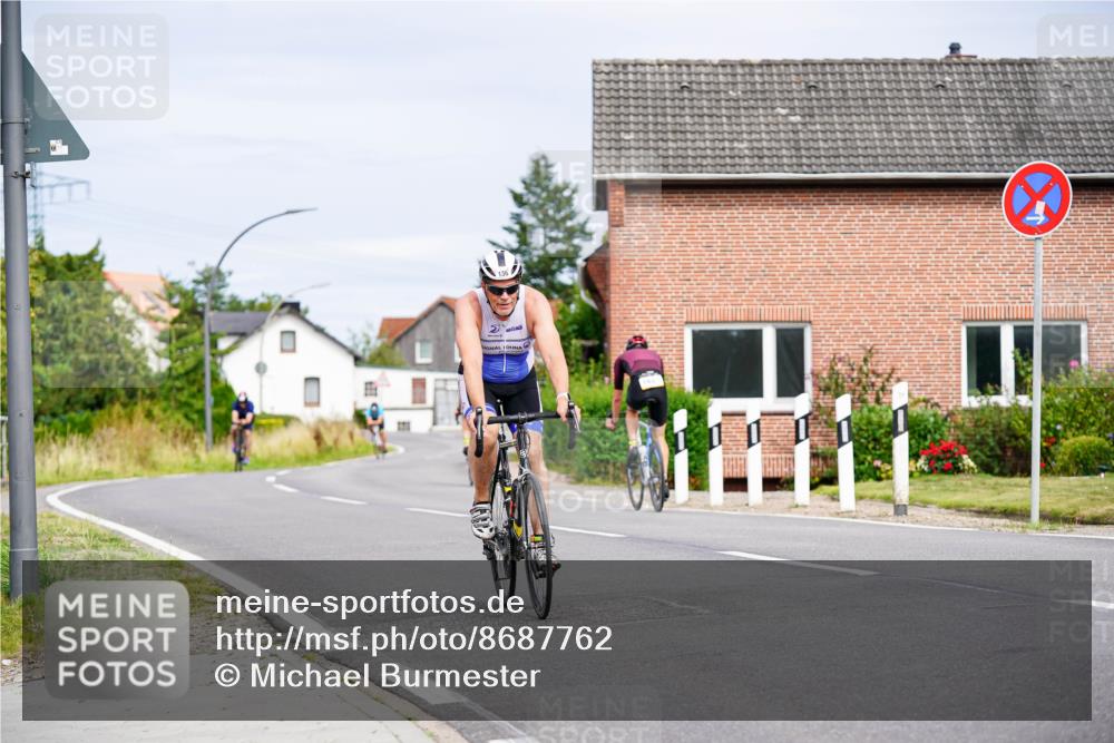 31.08.2025 - Elbe Triathlon Hamburg Michael Burmester http://msf.ph/oto/8687762 31.08.2025 15:22:54 Radfahren  meine-sportfotos.de