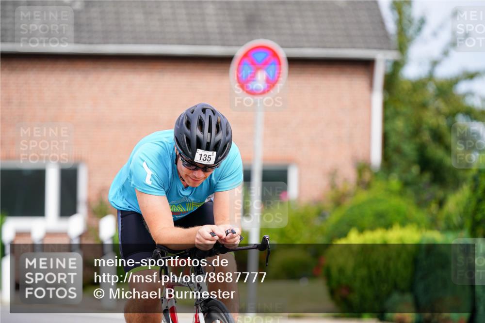 31.08.2025 - Elbe Triathlon Hamburg Michael Burmester http://msf.ph/oto/8687777 31.08.2025 15:23:01 Radfahren  meine-sportfotos.de
