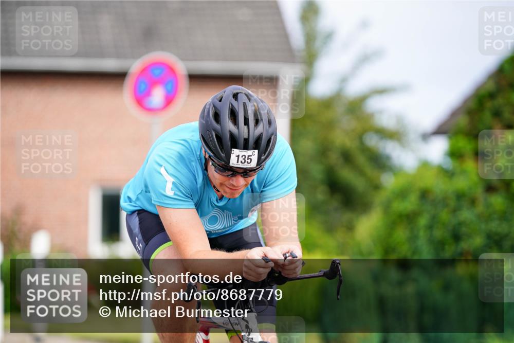 31.08.2025 - Elbe Triathlon Hamburg Michael Burmester http://msf.ph/oto/8687779 31.08.2025 15:23:02 Radfahren  meine-sportfotos.de