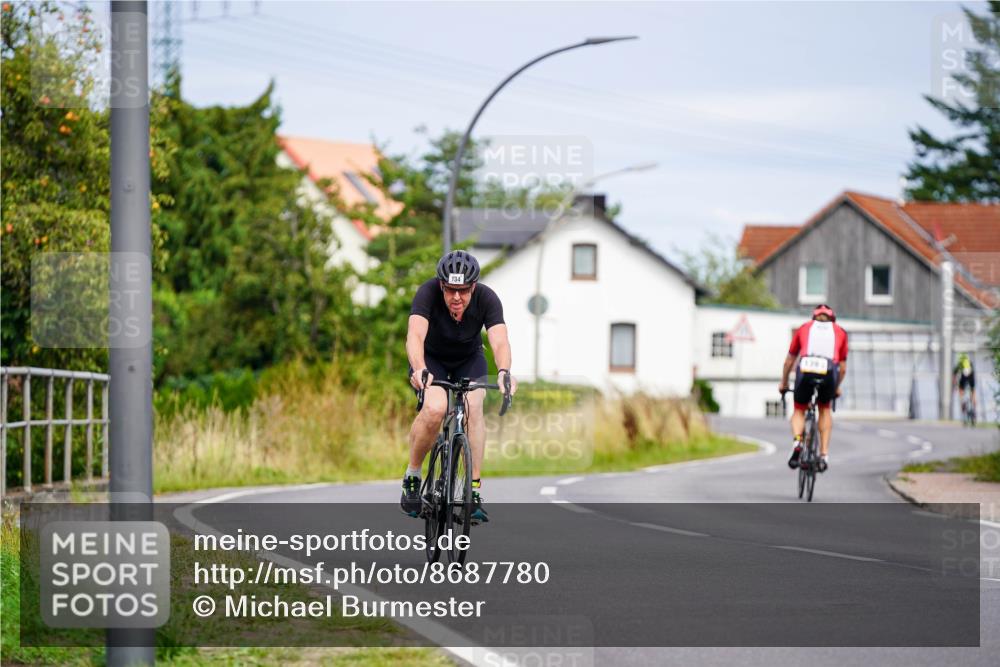 31.08.2025 - Elbe Triathlon Hamburg Michael Burmester http://msf.ph/oto/8687780 31.08.2025 15:23:26 Radfahren  meine-sportfotos.de