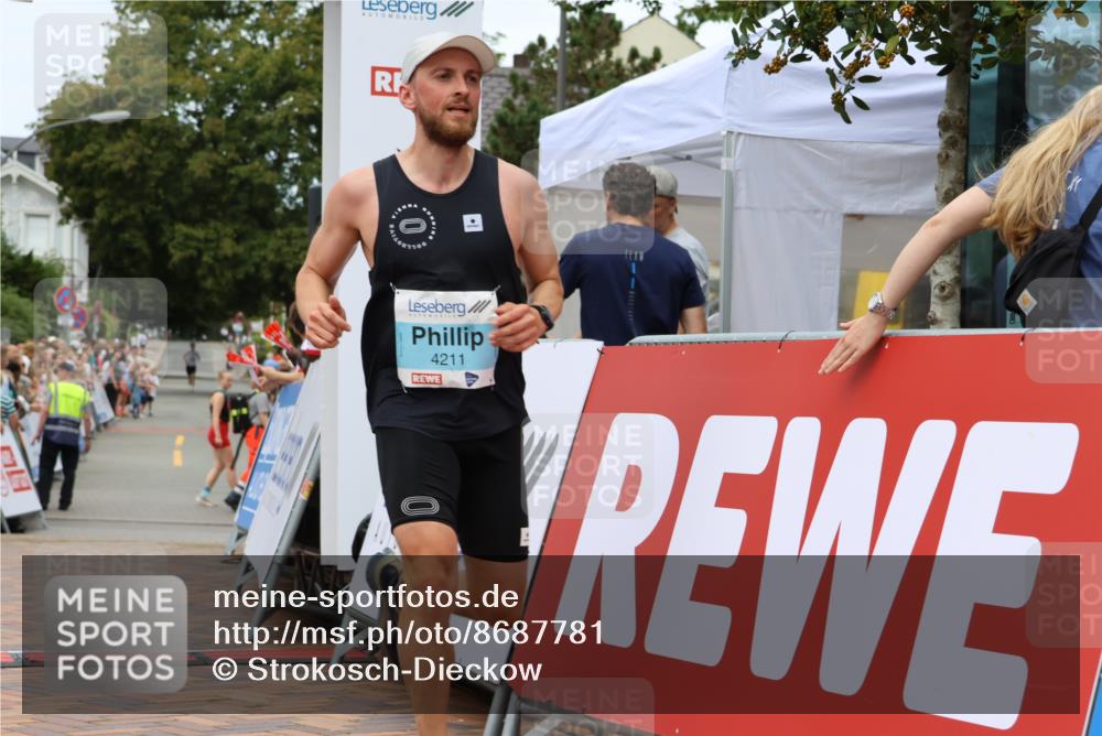 31.08.2025 - 21. Blankeneser Heldenlauf Strokosch-Dieckow http://msf.ph/oto/8687781 31.08.2025 11:56:37 Ziel 5615, 4265, 4217, 4211 meine-sportfotos.de