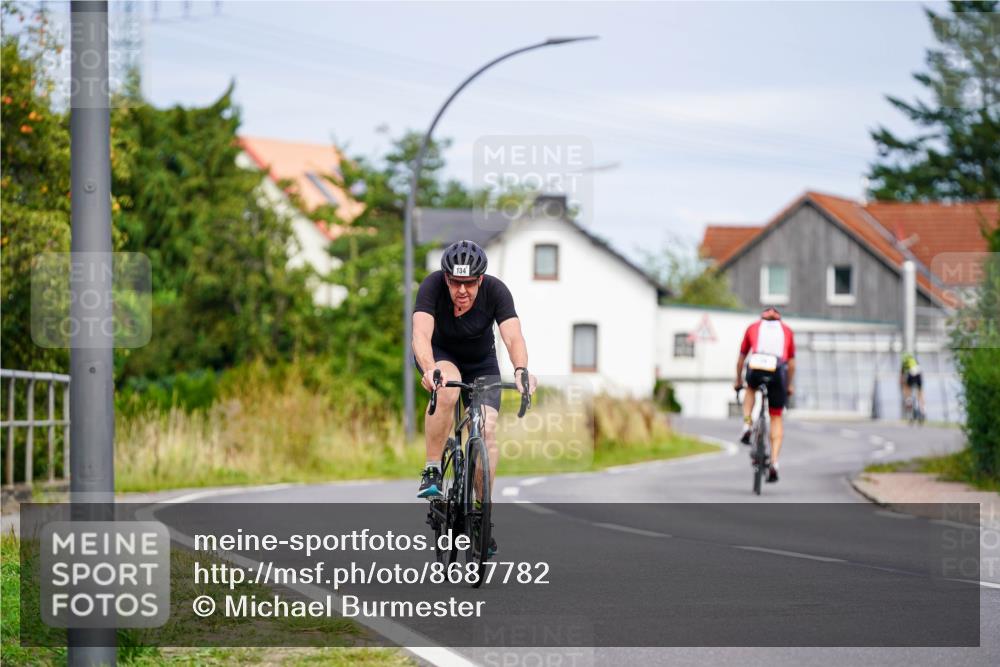 31.08.2025 - Elbe Triathlon Hamburg Michael Burmester http://msf.ph/oto/8687782 31.08.2025 15:23:26 Radfahren  meine-sportfotos.de