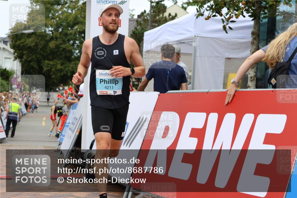 31.08.2025 - 21. Blankeneser Heldenlauf Strokosch-Dieckow http://msf.ph/oto/8687786 31.08.2025 11:56:37 Ziel 5615, 4265, 4217, 4211 meine-sportfotos.de