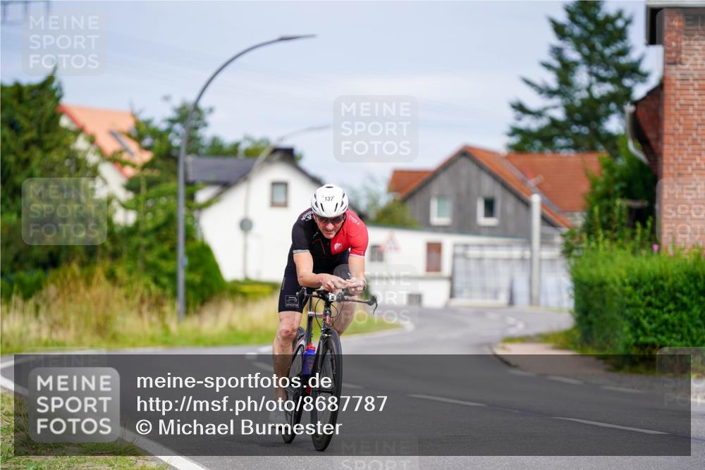 31.08.2025 - Elbe Triathlon Hamburg Michael Burmester http://msf.ph/oto/8687787 31.08.2025 15:24:02 Radfahren  meine-sportfotos.de
