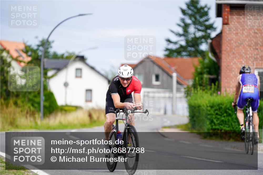 31.08.2025 - Elbe Triathlon Hamburg Michael Burmester http://msf.ph/oto/8687788 31.08.2025 15:24:02 Radfahren  meine-sportfotos.de