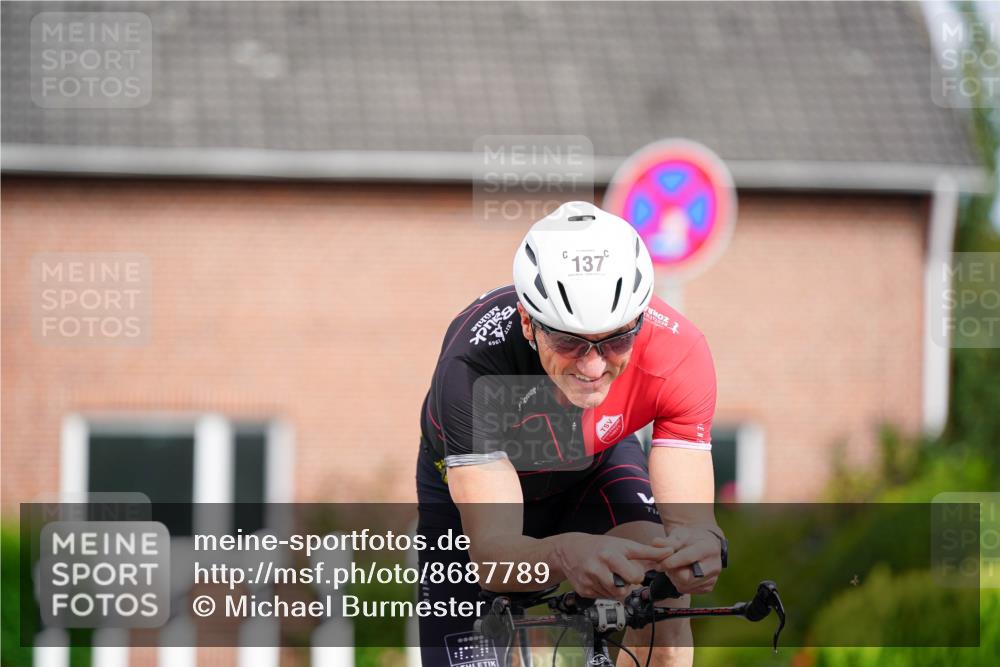 31.08.2025 - Elbe Triathlon Hamburg Michael Burmester http://msf.ph/oto/8687789 31.08.2025 15:24:03 Radfahren  meine-sportfotos.de