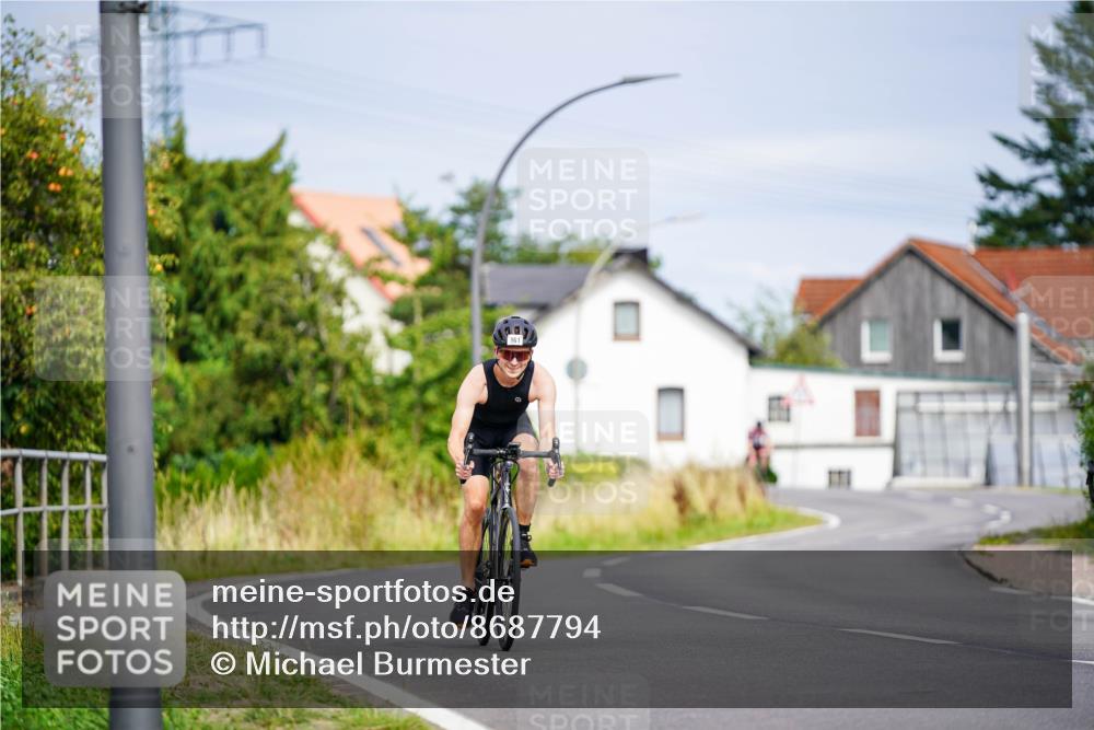 31.08.2025 - Elbe Triathlon Hamburg Michael Burmester http://msf.ph/oto/8687794 31.08.2025 15:24:25 Radfahren  meine-sportfotos.de