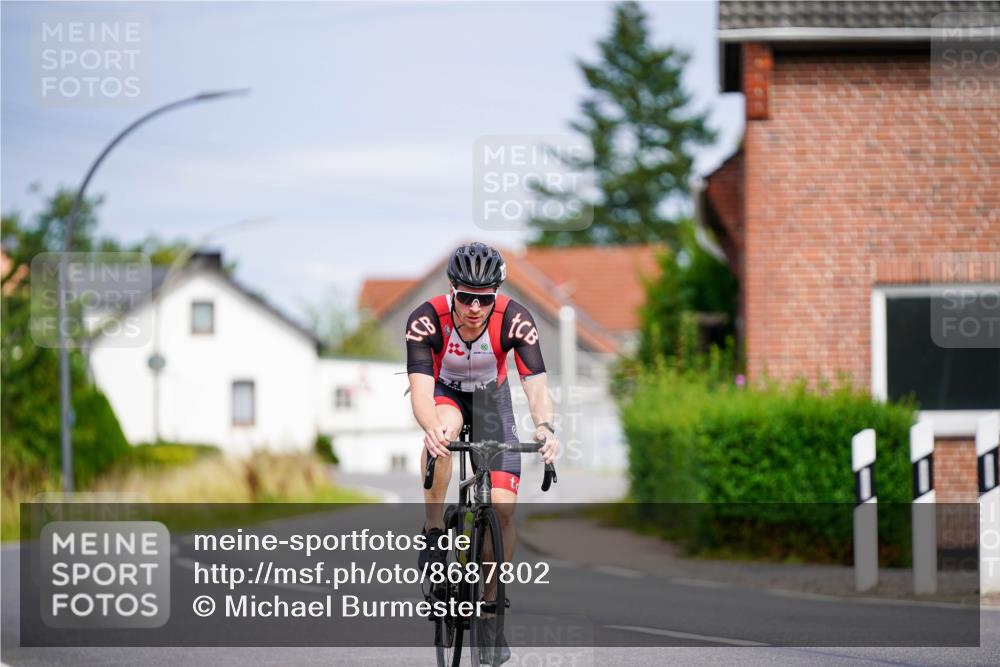 31.08.2025 - Elbe Triathlon Hamburg Michael Burmester http://msf.ph/oto/8687802 31.08.2025 15:24:35 Radfahren  meine-sportfotos.de