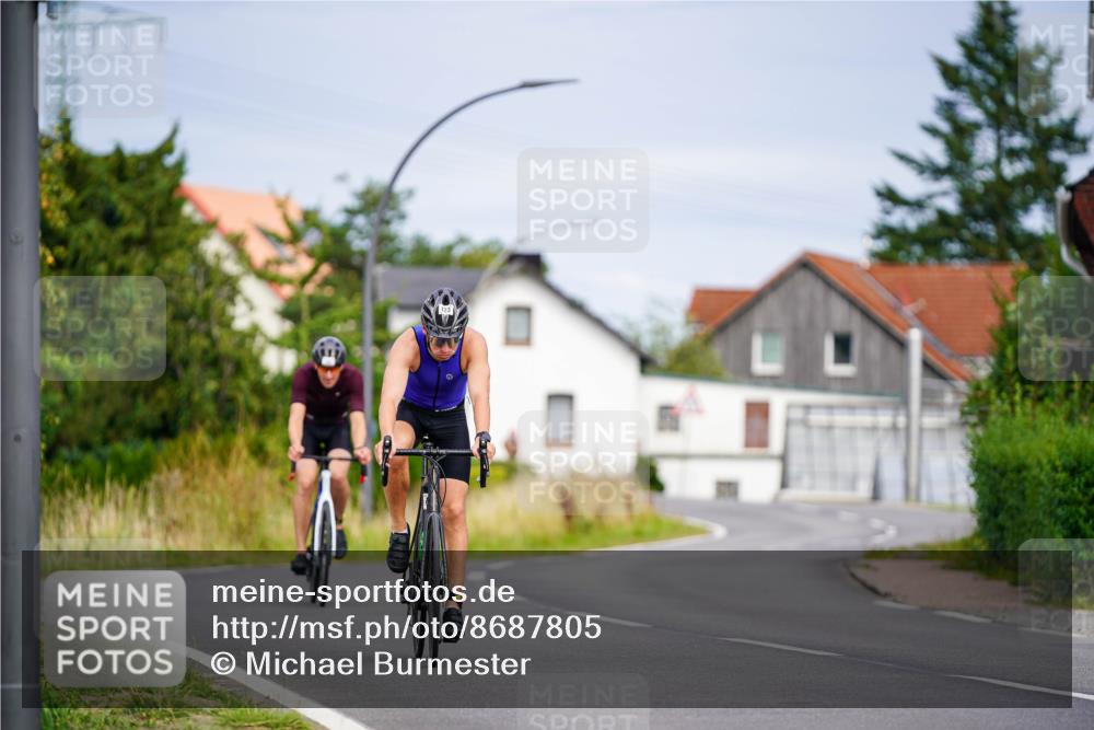 31.08.2025 - Elbe Triathlon Hamburg Michael Burmester http://msf.ph/oto/8687805 31.08.2025 15:25:15 Radfahren  meine-sportfotos.de