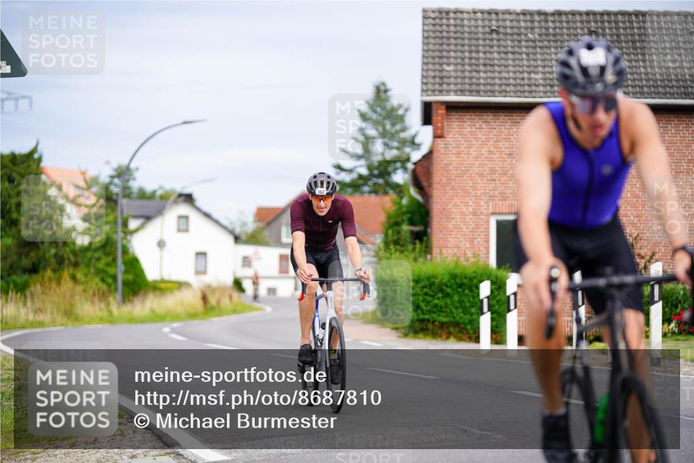 31.08.2025 - Elbe Triathlon Hamburg Michael Burmester http://msf.ph/oto/8687810 31.08.2025 15:25:18 Radfahren  meine-sportfotos.de
