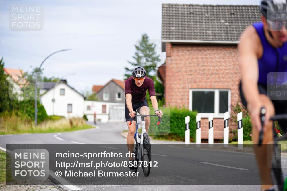 31.08.2025 - Elbe Triathlon Hamburg Michael Burmester http://msf.ph/oto/8687812 31.08.2025 15:25:18 Radfahren  meine-sportfotos.de