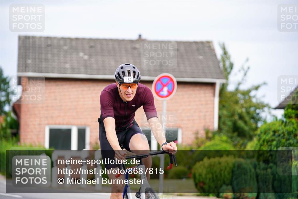 31.08.2025 - Elbe Triathlon Hamburg Michael Burmester http://msf.ph/oto/8687815 31.08.2025 15:25:19 Radfahren  meine-sportfotos.de