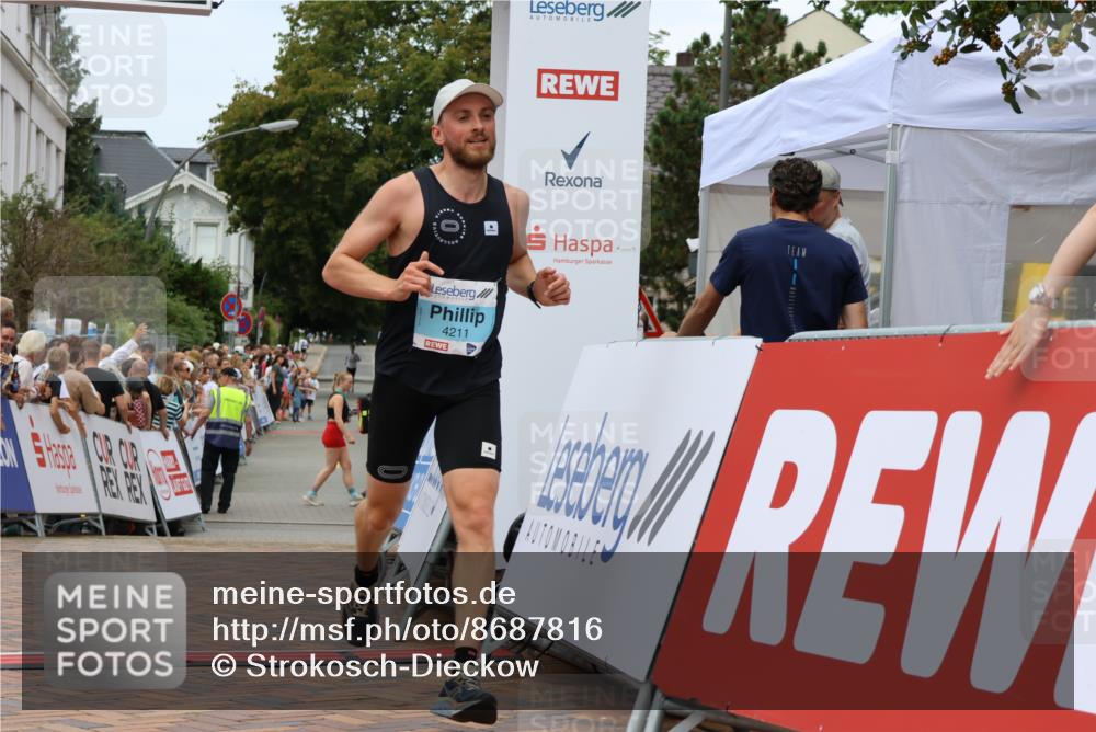 31.08.2025 - 21. Blankeneser Heldenlauf Strokosch-Dieckow http://msf.ph/oto/8687816 31.08.2025 11:56:37 Ziel 5615, 4265, 4217, 4211 meine-sportfotos.de
