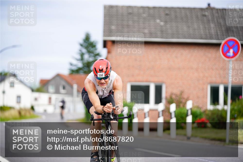 31.08.2025 - Elbe Triathlon Hamburg Michael Burmester http://msf.ph/oto/8687820 31.08.2025 15:25:28 Radfahren  meine-sportfotos.de