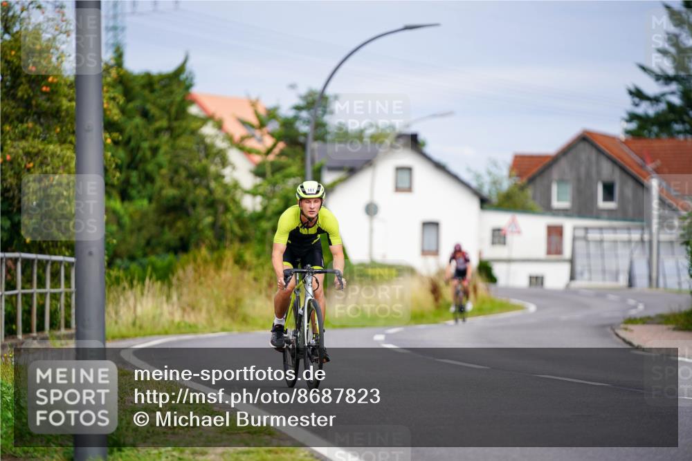 31.08.2025 - Elbe Triathlon Hamburg Michael Burmester http://msf.ph/oto/8687823 31.08.2025 15:25:41 Radfahren  meine-sportfotos.de